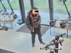Przyszedł do sklepu na jazdę testową hulajnogą. Nie zwrócił sprzętu. Właściciele sklepu proszą o pomoc w ustaleniu złodzieja