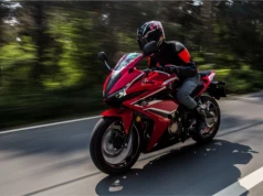 Wjechał motocyklem na buspas i był pewny, że może. Jeden szczegół zmienia wszystko