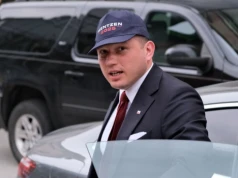 Sławomir Mentzen zatrzymany w Londynie. "Jakaś organizacja" ostrzegła celników