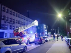 Nocna akcja strażaków na ul. Armii Krajowej