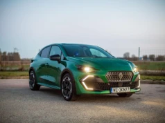 Właściciel Mercedesa GLB 250 przesiadł się do nowego Renault Clio VI. Był mocno zaskoczony!
