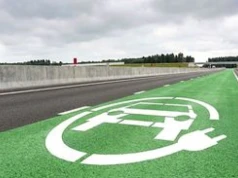 Pierwsza taka autostrada w Europie. Ładuje auta w trakcie jazdy