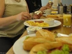 3 produkty, które lepiej omijać na hotelowym śniadaniu. Zwiastują tzw. klątwę Faraona