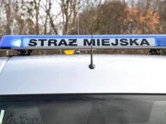 Interwencja na Pradze. Zapłakana 9-latka przed zamkniętym basenem
