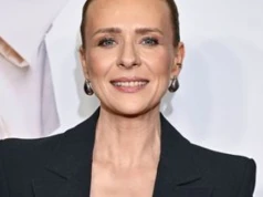 Wskoczyła w skórzaną mini. Co za figura