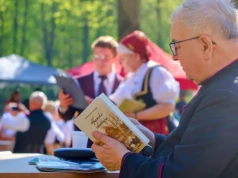 Husaria, bożatki i cieszyńskie rymy. Trzy książki bohaterkami „Herbatki u Hrabiny”