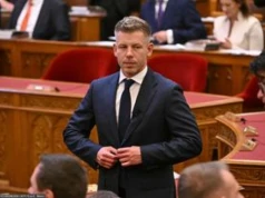 Magyar oficjalnie premierem. "Będę służyć Węgrom, a nie nimi rządzić"