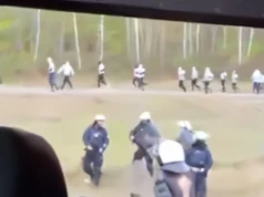 Zamaskowani pseudokibice próbowali zatrzymać autokar kibiców. Interwencja policji przed meczem Jagiellonii