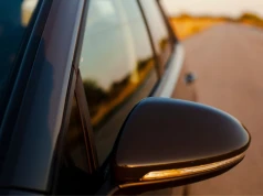 Ten hałas to nie przypadek. Może skończyć się kosztowną wizytą u mechanika