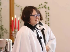 Kobieta została księdzem! Jest żoną innego księdza