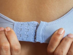 Zapinasz stanik na ostatnią haftkę? To źle. Brafiterka: Dalej ci będzie wszystko wisiało