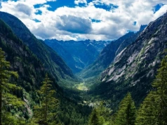 Val di Mello, włoska dolina jak z bajki. Odkryj lombardzkie Malediwy