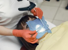 Dentystka oskarżona o wyłudzenie 275 tys. zł z NFZ na świadczenia, których nie wykonała