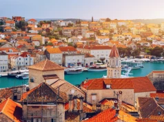 Spędź wakacje w Chorwacji ⛱️ Tydzień w apartamencie blisko Trogiru i plaży za 1263 PLN ☀️