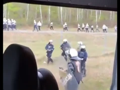 Zamaskowani pseudokibice ruszyli na autobus fanów Pogoni
