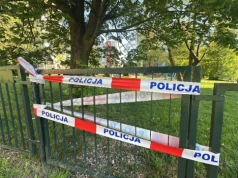 Niewybuch na placu zabaw w Krakowie. Saperzy przyjadą dopiero w poniedziałek