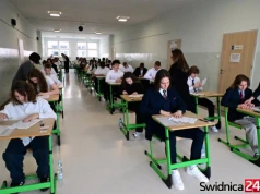 Ósmoklasiści rozpoczęli egzaminy. Na początek mierzą się z językiem polskim