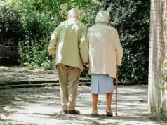 Rząd wprowadza bon senioralny. Twoja rodzina może załapać się na wielką zmianę