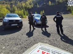 Policjanci i Straż Leśna wspólnie patrolują lasy w rejonie Kobiernic