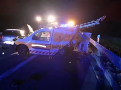Koszmar na A4. Rozpędzony mercedes staranował pojazdy na pasie awaryjnym. 31-latek trafił do szpitala