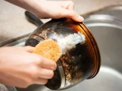 Przypalenia na patelniach i garnkach schodzą bez szorowania. A wszystko dzięki kuchennemu odpadowi