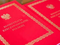 Polacy zabrali głos ws. zmiany konstytucji. W sondażu zadano dwa pytania