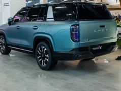 Chery Tiggo V to SUV, van i pick-up w jednym. Pod maską "superhybryda"