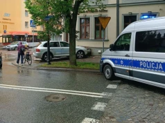 Pijany kierowca Porsche wjechał w ścianę budynku. Miał ponad 3 promile i zakaz prowadzenia