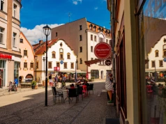 12 Biedronek, sześć Dino i cztery Lidle. Lokalny handel znika w tym polskim mieście