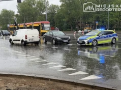 Zderzenie w Alei Krakowskiej. Kierowca Opla trafił do szpitala