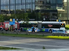 Groźne zderzenie na Konopnickiej. Poszkodowani pasażerowie autobusu