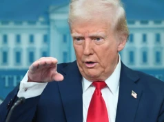 Trump wyruszył do Chin z pierwszą wizytą od dziewięciu lat