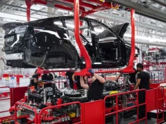 Tesla wpompuje 250 mln USD w fabrykę pod Berlinem. Produkcja baterii wzrośnie dwukrotnie