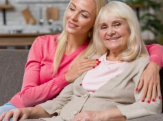 Twoja mama odbierze ten telefon. Jak prosta weryfikacja numeru chroni seniorów przed oszustwem „na wnuczka”?
