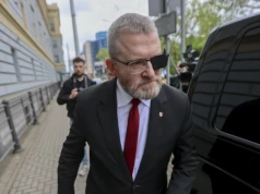 Konfederacja Korony Polskiej coraz mocniejsza. Najnowszy sondaż