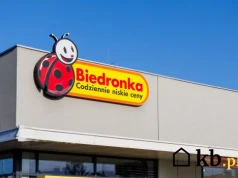 Biedronka przeceniła mięso w słoiku do 5,99 zł. Warto zrobić zapas