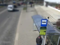 Olsztyn: „Zawinął” telefon wart 2500 zł i... spokojnie odszedł. Policja szuka sprawcy