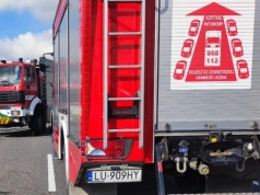 Dachowanie auta na trasie Lublin – Zamość. Są utrudnienia w ruchu