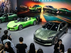 Chiny zarzucają świat autami. Ratują się przed kryzysem na rodzimym rynku