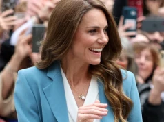 Księżna Kate w niebieskim garniturze brylowała we Włoszech. Przywitały ją tłumy