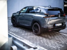 Nowy Citroën C5 Aircross II 2026 MAX 145 KM Hybrid oczami Austriaków. Komfort, styl i jedno małe ale.