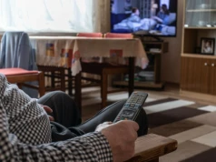 Posiadasz radio lub telewizor? Będziesz płacił więcej, waloryzacja stawek uderzy Polaków po kieszeniach