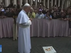 Papież Leon XIV nagle przystanął. Niespodziewanie wspomniał Jana Pawła II