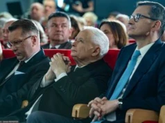 Zderzenie na klubie PiS. Czarnek "bije" w Morawieckiego, Kaczyński znów chce zakazać stowarzyszeń. Znamy kulisy