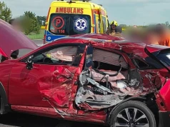 Zderzenie dwóch pojazdów na drodze krajowej w Pniewach