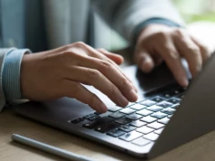 Tysiące wniosków online i koniec papieru. Całkowita zmiana procedur pobytowych