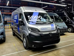 Stellantis świętuje w Gliwicach. 5000 samochodów z Centrum Konwersji CustomFit
