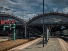 Paraliż na kolei we Wrocławiu. Kilkadziesiąt pociągów odwołanych z powodu poważnej awarii