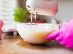 Cukiernicy robią to z bitą śmietaną przed ubijaniem. Efekt? Perfekcyjna konsystencja