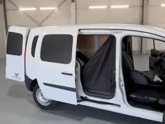 Kangoo z namiotem przy składanym fotelu – kolejny pomysł na uniknięcie tacho